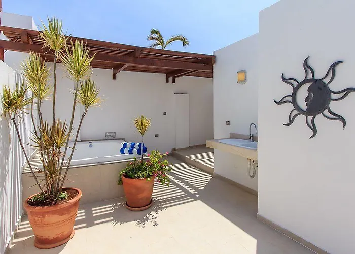 Casa Del Mar Hotel
